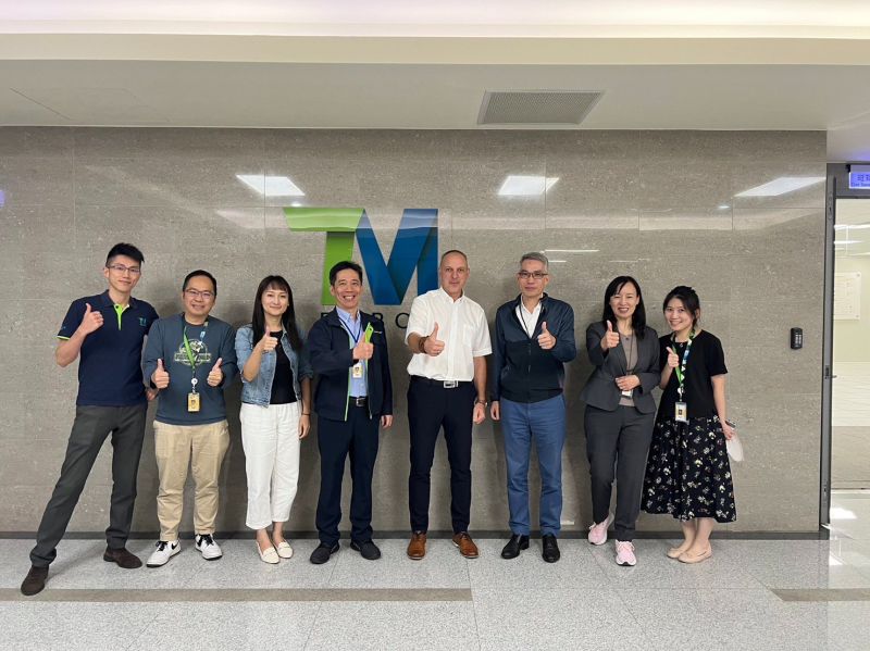 Diselectric tweet media