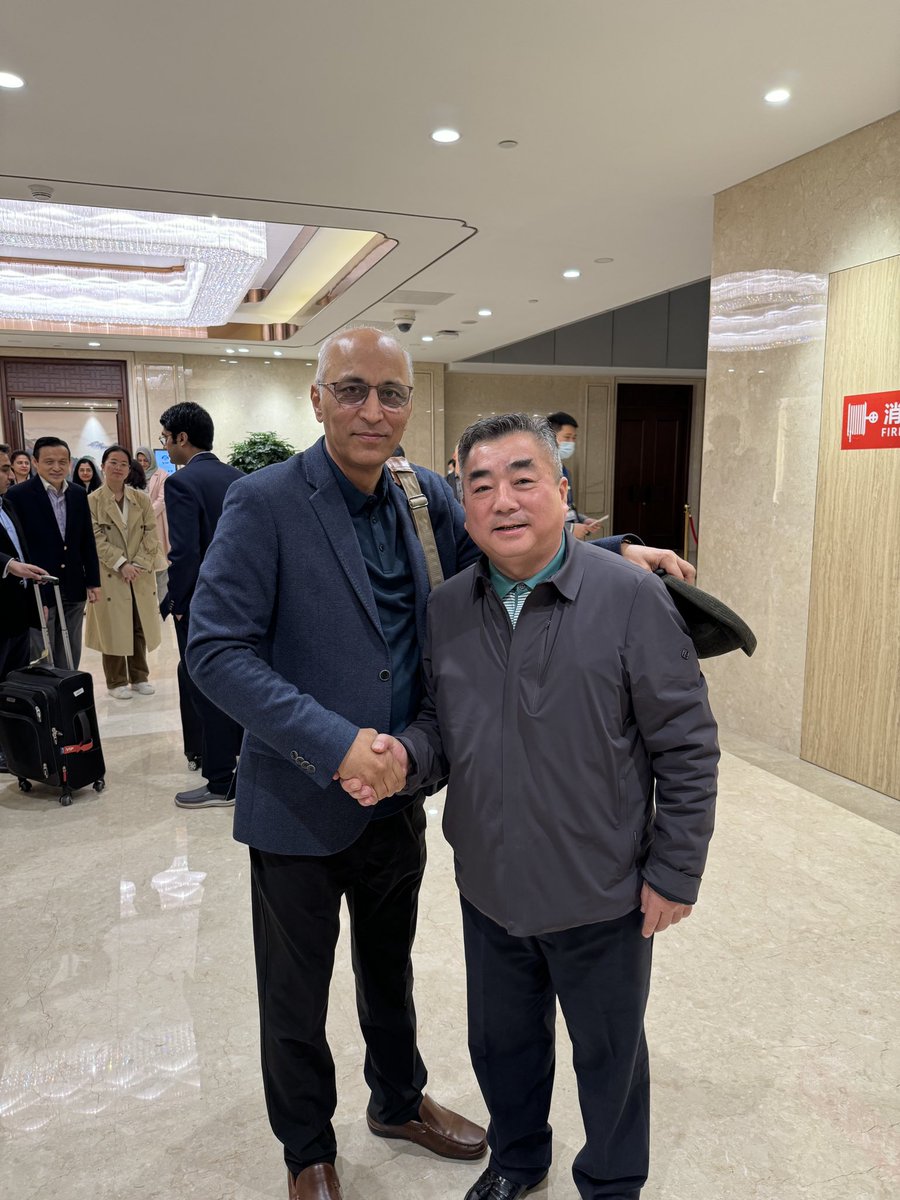 At Beijing airport before departure with Aaron, Jinbing and Lang, my three Chinese colleagues who were close team members in my office and part of daily life from morning till evening. Thanks for your support, friendship and affection. I will surely miss you all!