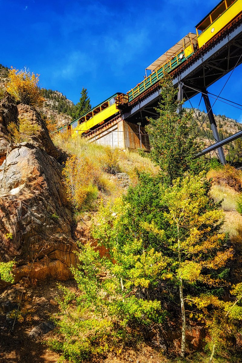 wander4insp's tweet photo. Crossing over the Devil’s Gate.
A popular tourist train, the Georgetown Loop Railroad is a 19th-century engineering marvel that crosses back over itself along with the waters of Clear Creek, utilizing the 75-foot high Devil’s Gate Bridge.
#Colorado #RailroadBridge #TrainRide https://t.co/QSrtKKttRb