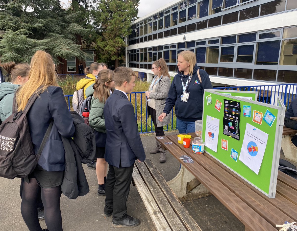 KC1school's tweet photo. Starting well came in to meet with some of our students, with a pop-up surgery.
#Startingwell #Partnership #LocalCommunity https://t.co/HoUIUWs6j8