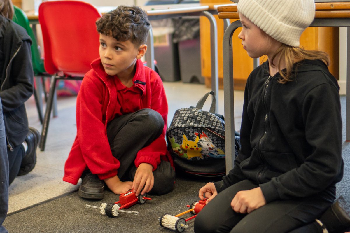 aveea_org's tweet photo. At our K'NEX workshop at Little Hill , kids built racing vehicles with a twist: some discovered the motor runs faster backward! 🔄 Now that's thinking like an engineer! 🛠️🧠 
@littlehillsch #FutureEngineers #KNEXChallenge #STEMEducation #AveeaAcademy https://t.co/niDd42AnuL
