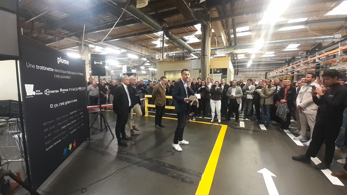 AlexandreGarcin's tweet photo. Inauguration de la ligne de production de la 1e trottinette vraiment française, #Plume, pour accélérer la #mobilitédouce et responsable.
Et c'est à @Roubaix dans l'usine WTX.
#fabriquéenFrance #madeinFrance
#villeproductive
@FredericMotte @rev3 @hautsdefrance @IloveRBX https://t.co/JGMjfvf7A3