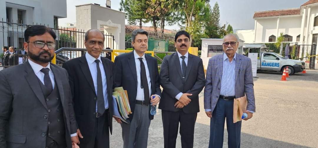 Members Rabita Committee MQM Barrister Farogh Naseem, Advocate Supreme Court of Pakistan Muhammad Dilawar Qureshi and Hameed uz Zaffar after appearing before Election Commission of Pakistan, Islamabad in Delimitation matters of Karachi.
#MQMpakistan
@allaboutmqm