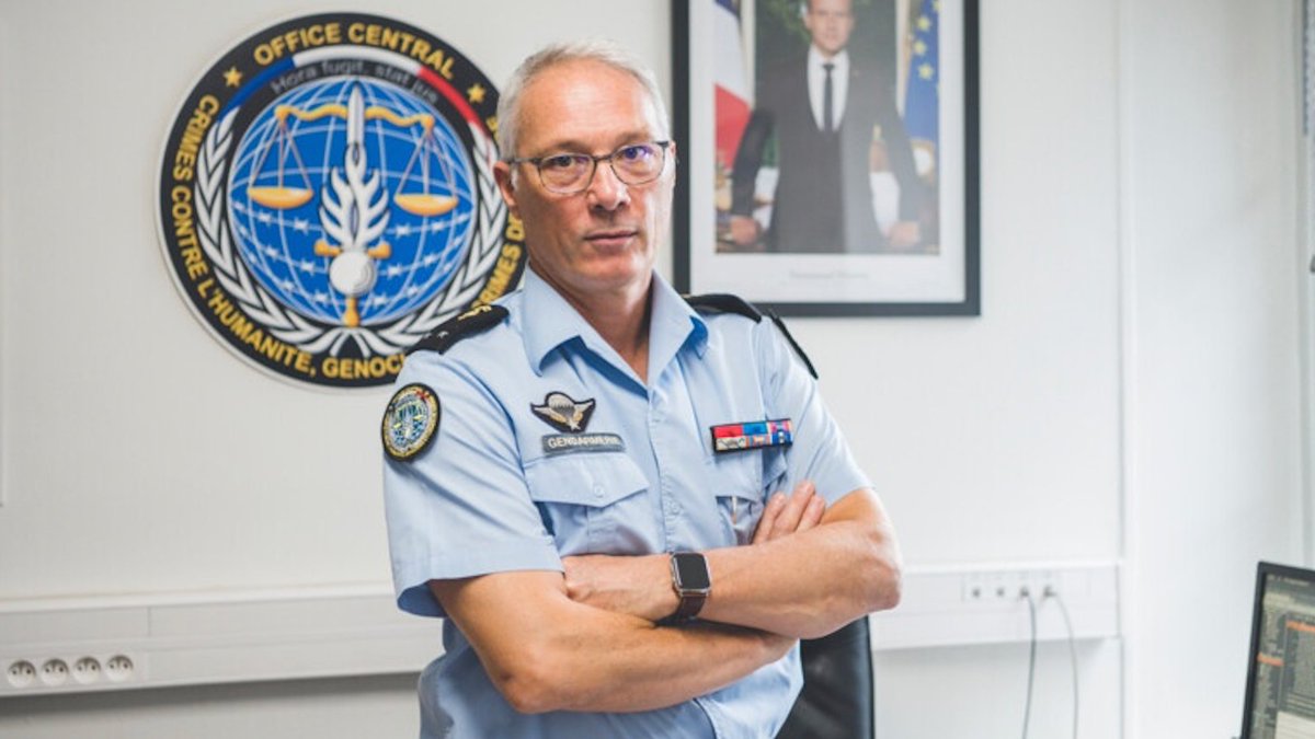 Gendarmerie's tweet photo. #OCLCH ⚖️ Syrie, Irak, Liberia, Rwanda ou encore Ukraine... Un champ missionnel élargi confié à quarante enquêteurs : l'Office central de lutte contre les crimes contre l'humanité fête ses dix ans de lutte contre les crimes internationaux les plus graves https://t.co/1gyOEOumIX https://t.co/YzPDjvjmS4