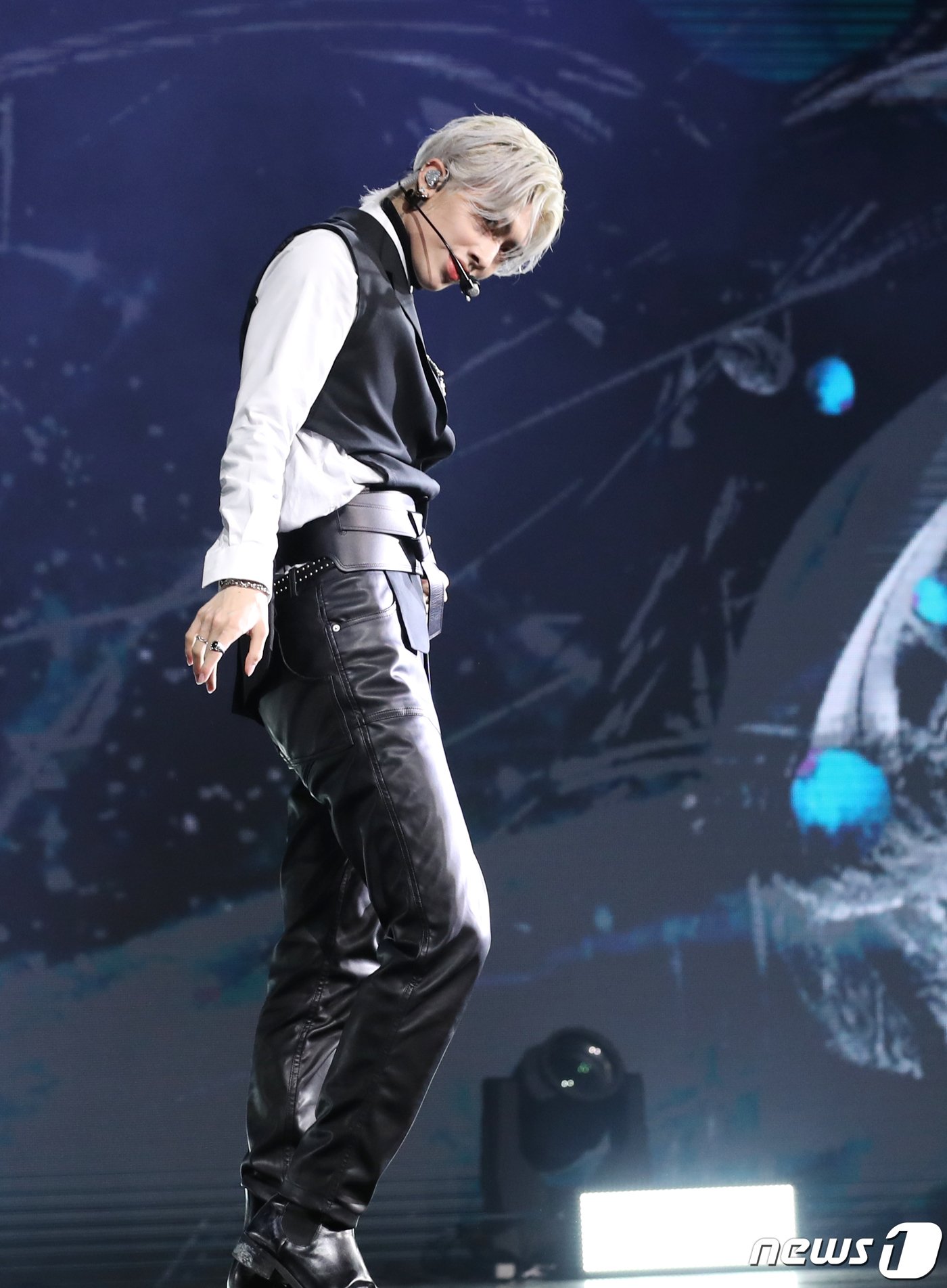 ZEROBASEONE ゼベワン リッキー サノク CRUSH ZEROBASEONE (제로베이스원) 'CRUSH' Official Audio - YouTube