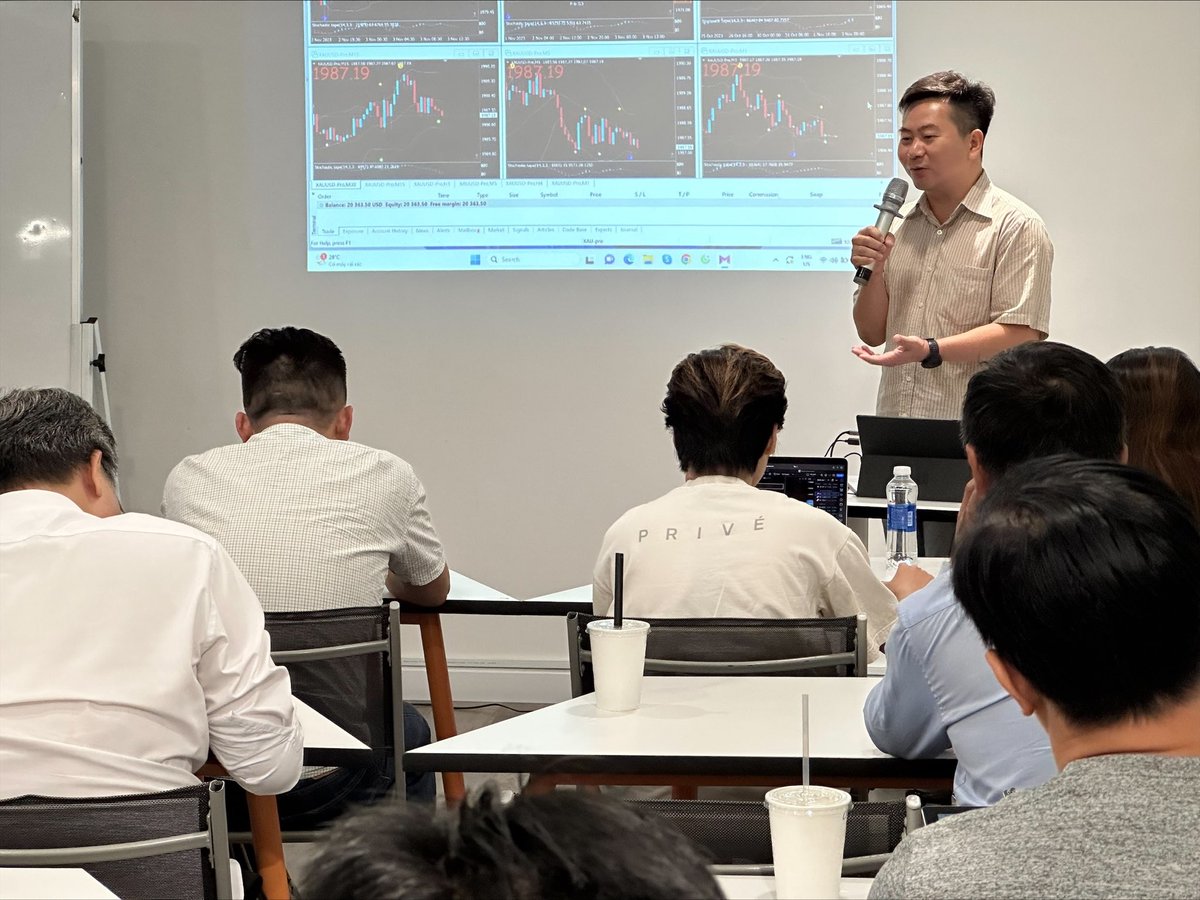 MTradingVietnam's tweet image. 🎉Chúc mừng #MPlusAcademy &amp;amp; #TPGROUP - đối tác chiến lược của MTrading đã có một buổi offline giao dịch #GOLD thành công tốt đẹp.

#mtrading #offlineforex #forextrading #dautungoaihoi #giaodichngoaihoi #tradetin #nonfarm