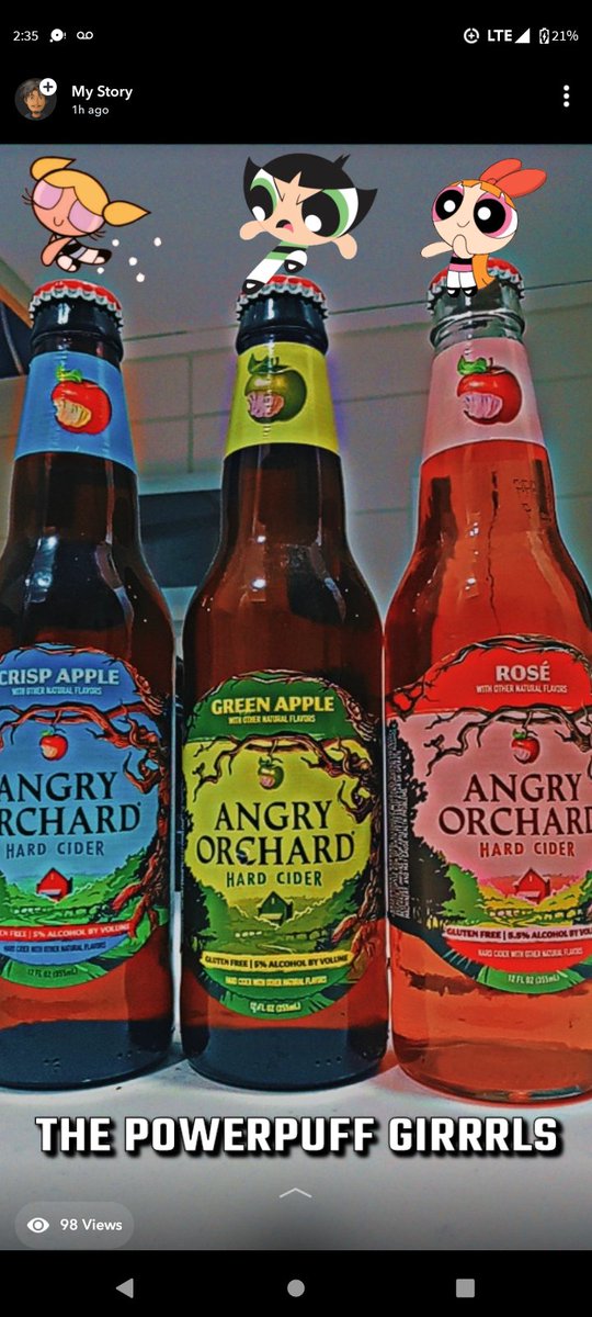 ItsMaaliForMe's tweet photo. My sister has me trying these for the first time 💚💙♥️ https://t.co/NeY6ruyKPj