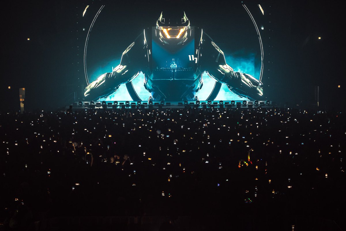 Planet_Cyclops's tweet photo. Thank you all SO much for an amazing second night and amazing weekend. 

From beginning to end the energy, support and love was absolutely incredible. There’s nothing quite like the Cyclops Army Family! ❤️🫶👁️ https://t.co/6BKHONDKYb
