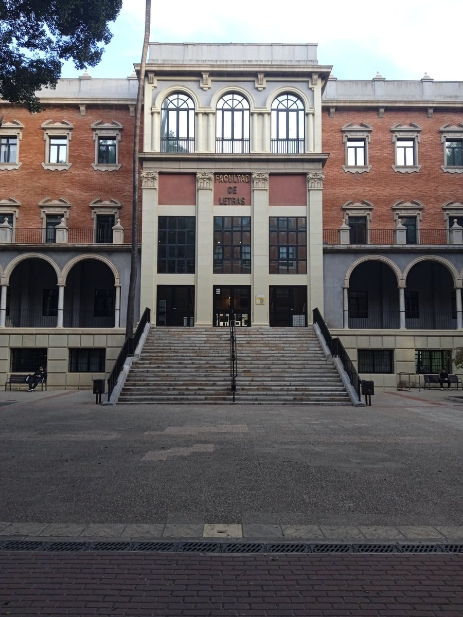 Uraveragehooper's tweet photo. Centrao en lo mío y en la mía. https://t.co/hEJCrXLfFr