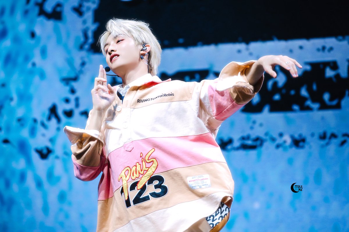 Tsuki_winwin's tweet photo. 231101 On My Youth Showcase in 成都

#董思成 #윈윈 #DongSicheng 
#WINWIN  #ウィンウィン
 #WayV #威神V https://t.co/AY6Jee3u6y