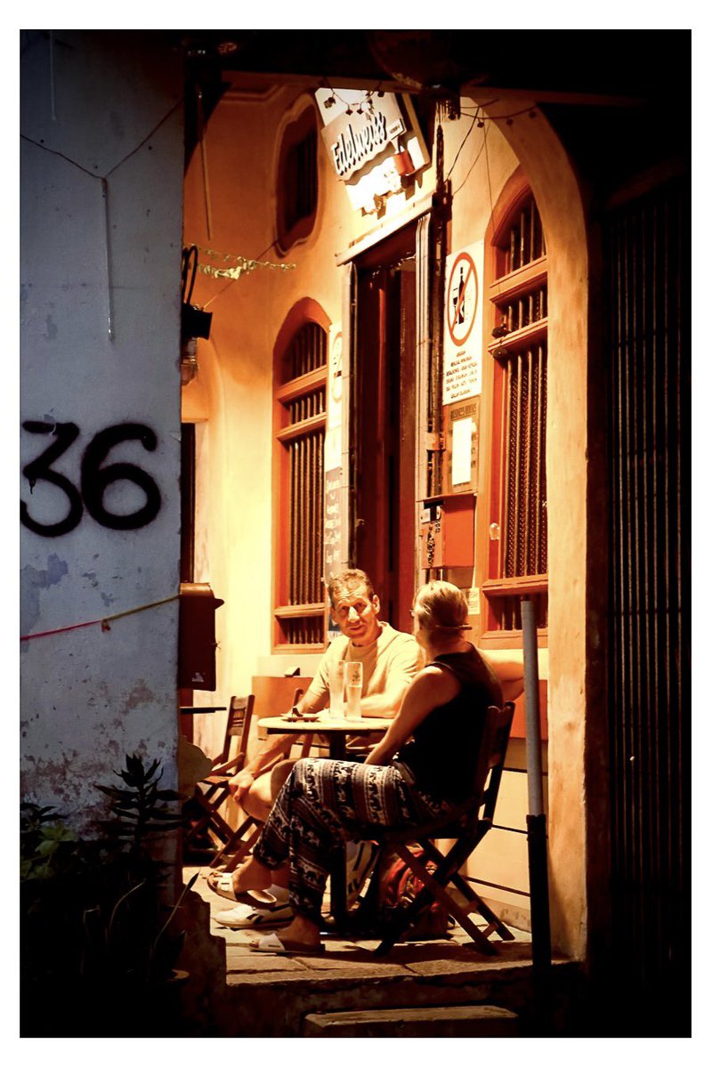 ChrisEndrina's tweet photo. Just framing a snapshot. 📸
#chrisendrina #streetphotography #candid #photograghy #streetphotographer 
https://t.co/X2S6NEwy3n https://t.co/hzWlr6rav2