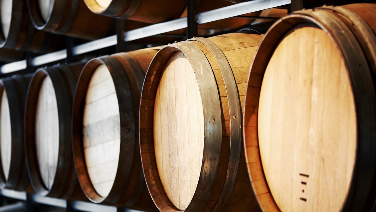 Are you looking for high-quality wine barrels that can add unique flavours and characteristics to your wine? Look no further than Serbian Oak barrels offered by BARRIQUE SA! 

rb.gy/8xipff

#winebarrel #winerylife #vineyard #winemaker #winemaking #oakwinebarrels