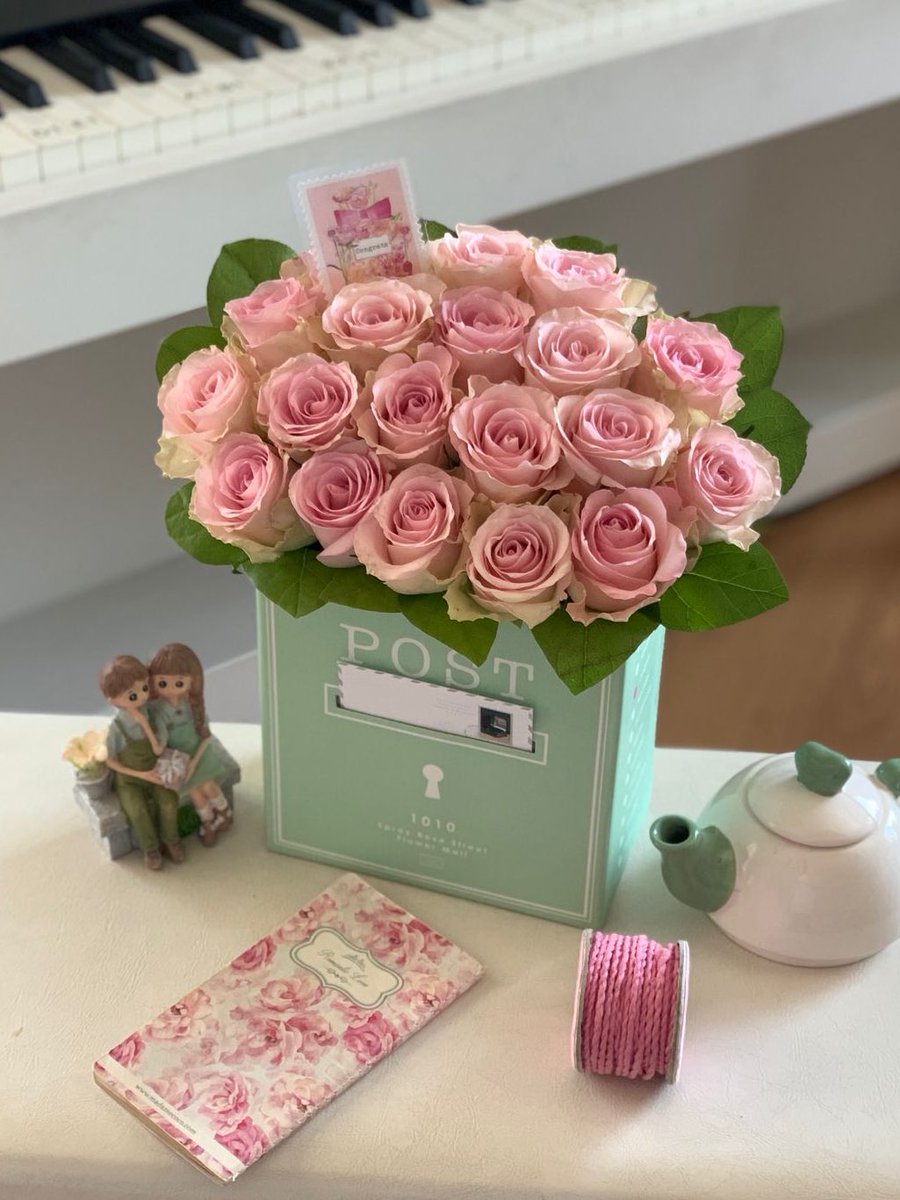 FlowerMail_'s tweet photo. الذي أبتكر العناق كان أخرساً ، لأنه أراد أن يقول كل شيء دفعة واحدة ….💞 https://t.co/pQ7YVS4eBe