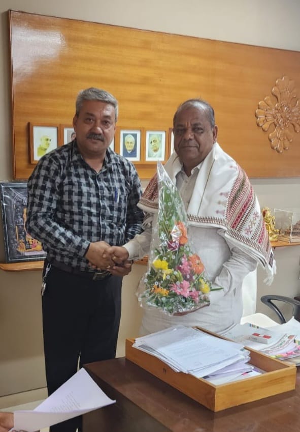 ગુજરાત રાજ્યના વિકાસમાં પાયાના કર્મચારી એવા તલાટી કમ મંત્રીશ્રીઓની 3014 જેટલી ખાલી જગ્યાઓને સીધીભરતીથી ભરવા બદલ ગુજરાત રાજ્યના માન. મુખ્યમંત્રીશ્રી  <a href="/Bhupendrapbjp/">Bhupendra Patel</a> સાહેબ તથા માન. પંચાયત મંત્રીશ્રી <a href="/bachubhaikhabad/">Bachubhai Khabad</a> સાહેબનો ગુજરાત રાજ્ય તલાટી મંત્રી મહામંડળ વતી ખૂબ ખૂબ આભાર.💐🙏💐