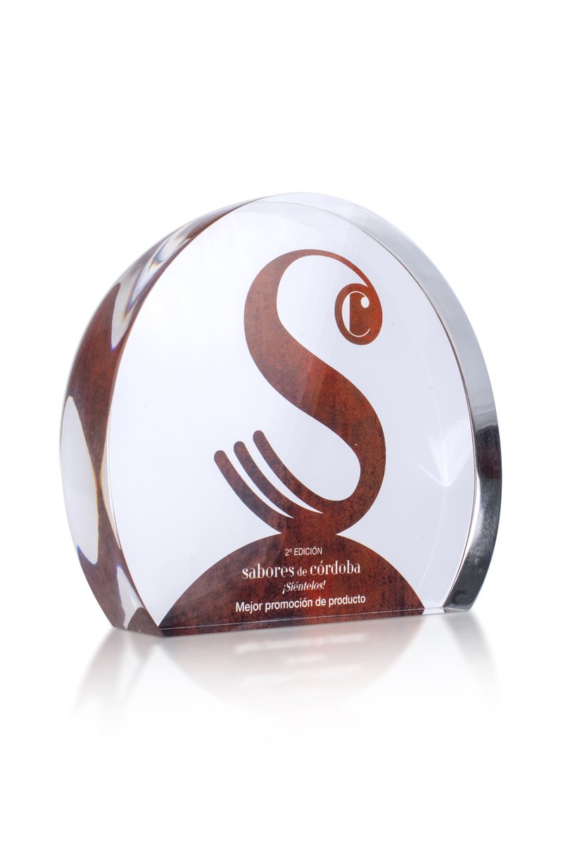 Eah! Pos ya está en casita el #premio 🏅Mejor  promoción de producto de <a href="/saboresdcordoba/">Sabores de Córdoba</a> 
Vamos a buscarle un sitio preferente, ¿a ver donde? 🤯😀
#brandingcordoba #packagingcordoba #packagingdesign #awardwinning  #Andalucia #Espana