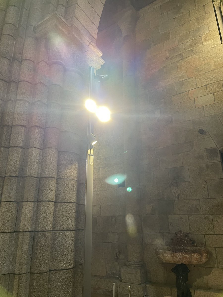jonboyjunior's tweet photo. @culturaltutor Additionally super-bright cold white retina-burning LEDs creeping into churches and no doubt many other public buildings. I had to leave Porto cathedral, the lighting totally ruined the experience. https://t.co/hxZ04ukyLO