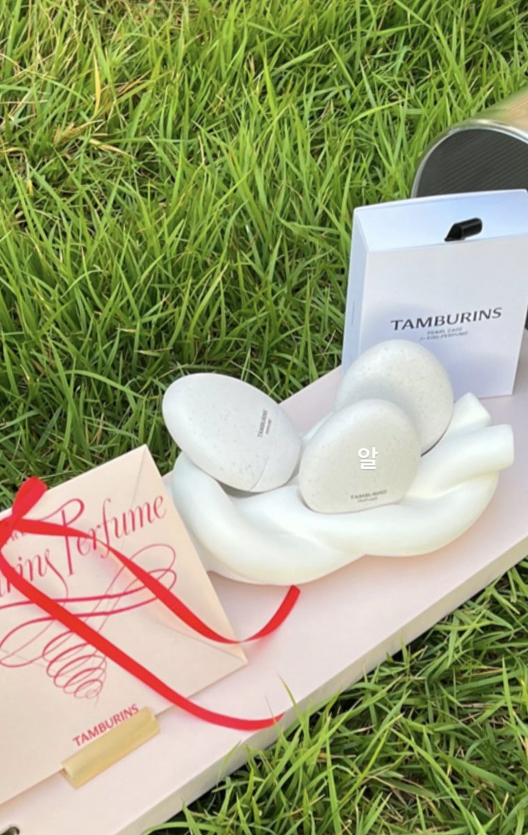 NEWSJENNlE's tweet image. 📸 231106 #JENNIE Instagram story update 

“COMING SOON”