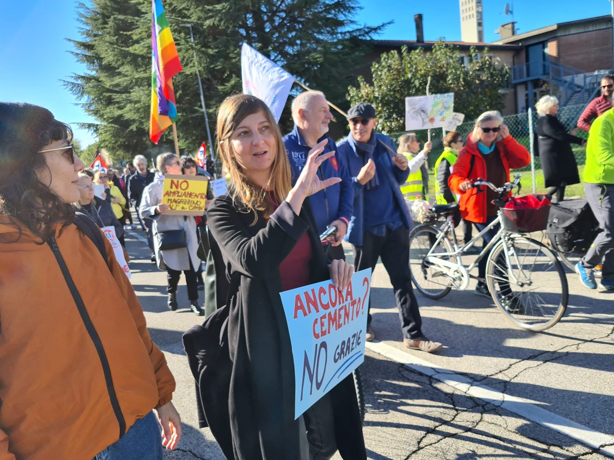 Ostanel (VcV): “Ho partecipato alla manifestazione contro l’ampliamento del polo logistico Alì a Granze di Camin”
#consumosuolo
tinyurl.com/3ws2ds3k