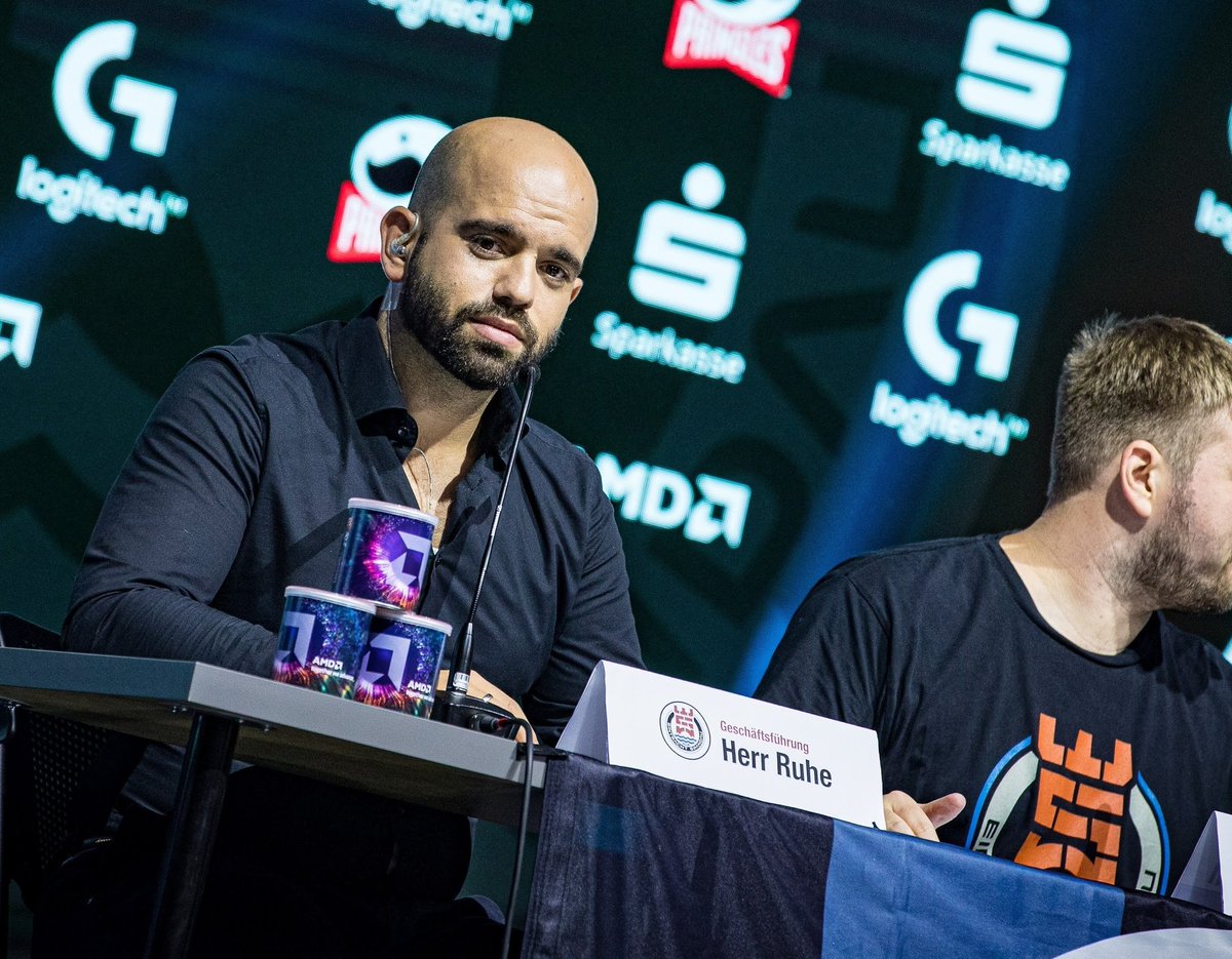 Hendrik Ruhe tweet media