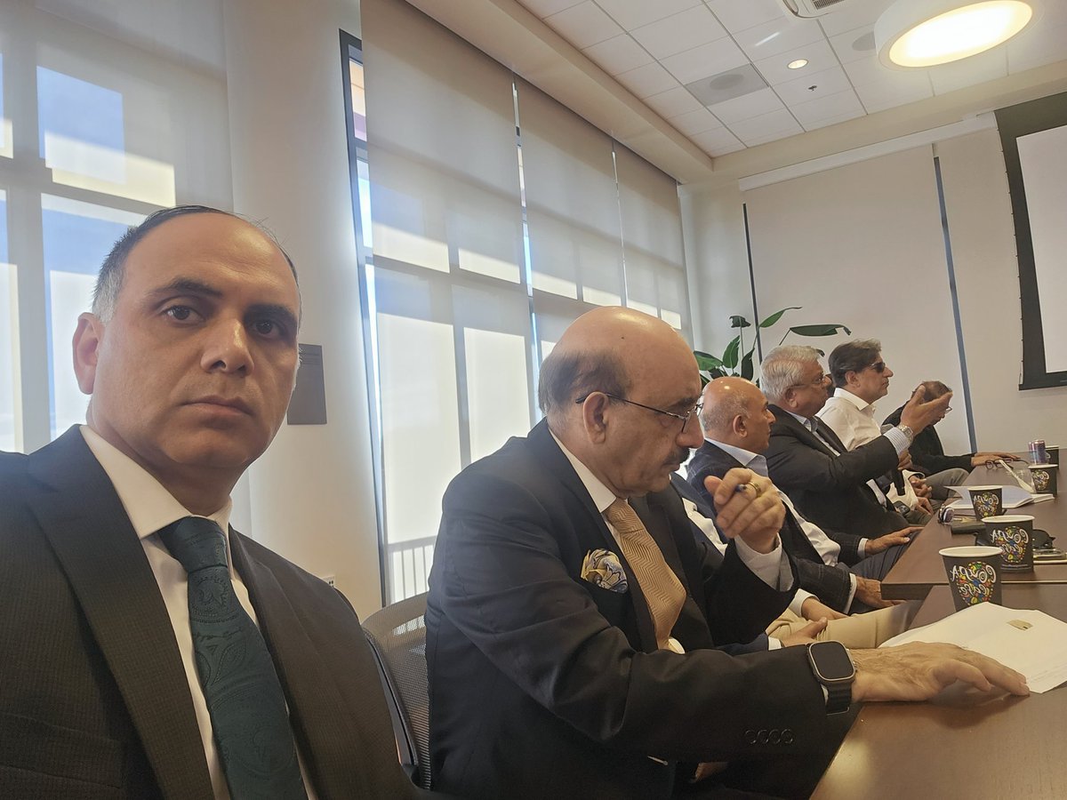 AsimAliKhan_1's tweet image. Remarkable Pakistan-U.S. Business Conference at Stanford University today. Proud to stand with Amb Masood Khan, visionary Pakistani-American tech leaders, and investors. In-depth discussions on transforming Pak IT Sector
@ForeignOfficePk 
@PakinUSA
#Economicdiplomacy
#PSEB