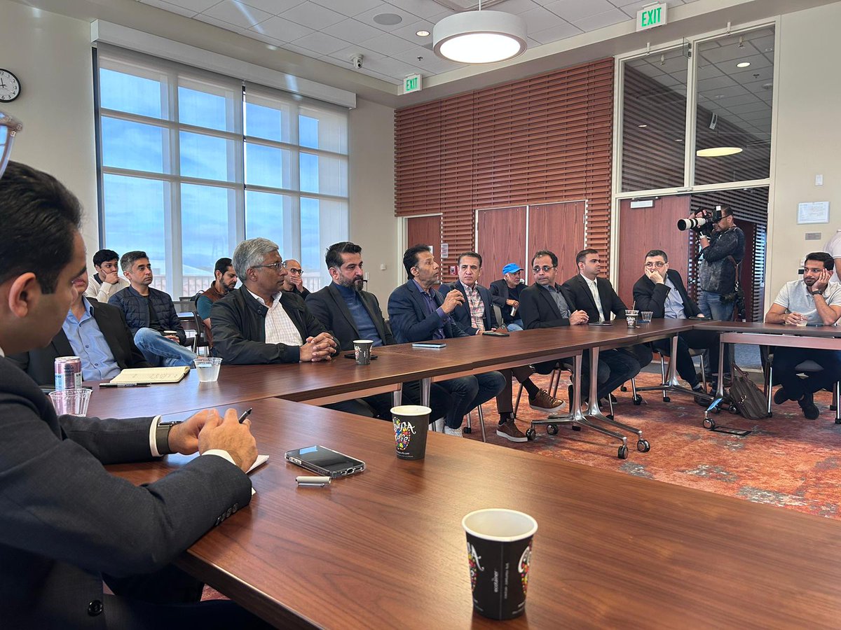 AsimAliKhan_1's tweet image. Remarkable Pakistan-U.S. Business Conference at Stanford University today. Proud to stand with Amb Masood Khan, visionary Pakistani-American tech leaders, and investors. In-depth discussions on transforming Pak IT Sector
@ForeignOfficePk 
@PakinUSA
#Economicdiplomacy
#PSEB