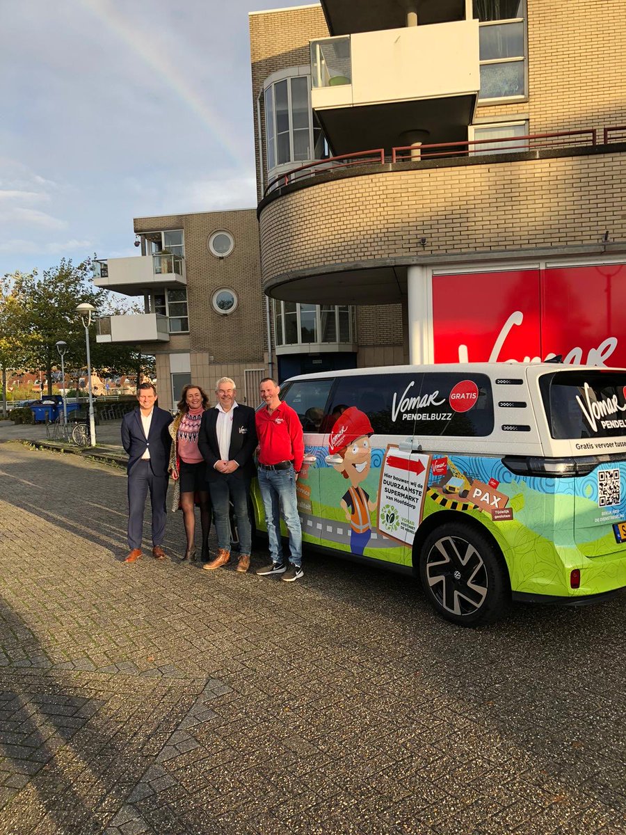 gbmhdorpcentrum's tweet photo. Vomar Pax sluit deuren voor verbouwing. De verbouwing zal ongeveer 7 tot 8 maanden duren. Om klanten tegemoet te komen rijdt er vanaf 10 uur ieder uur een pendelbus naar Vomar Muiderbos. https://t.co/Ny0WXOVRMk