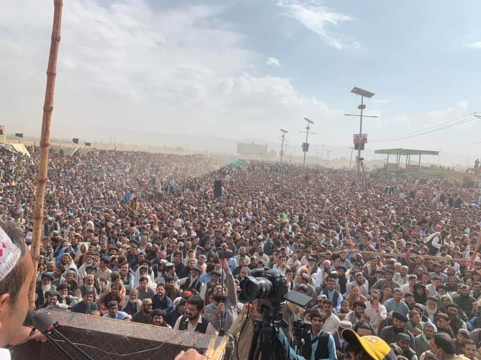 MKAchakzaiPKMAP's tweet photo. Refugees across the globe are awarded citizenship if they spend some years in a country and have no criminal record. Afg refugees should be treated as refugees are treated across the globe. Pakistan should stick to the international refugee conventions and protocols.
#chamanSitin https://t.co/u2LHHtyh6y
