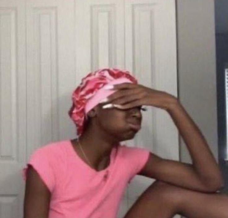 “abbiamo visto come guardi il prof di mate”
come lo guardo: