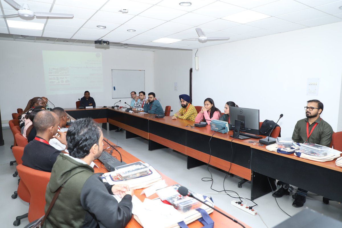 prassantu's tweet photo. Management Development Programme on “Bio-signal Acquisition and Analysis” sponsored by @MEAIndia was inaugurated @CSIR_CSIO to provide knowledge of instrumentation, bio-amplifirer and analysis of bio-signals to the participants from foreign countries (ITEC/SCAAP). @CSIR_IND https://t.co/1j4yR0PpoV