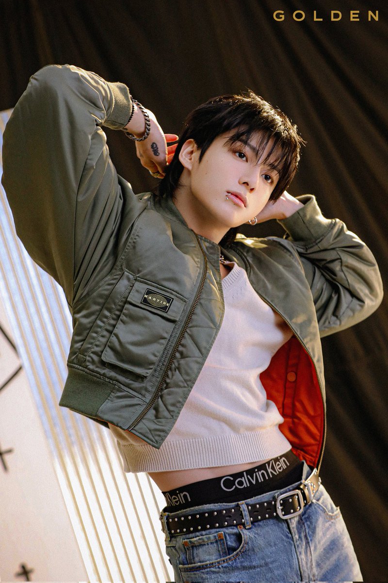 btsargento's tweet photo. — Hilo con las Concept Photo Sketch 'GOLDEN' de #JUNGKOOK.

(+) más fotos abajo.
#JungKook_GOLDEN (@BTS_twt) https://t.co/kFCmnZxtrX