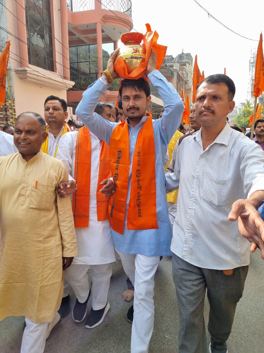 चले "अक्षत" अयोध्या से, गांव गांव में जाने को।                 रामलला मंदिर विराजेंगे, बता दो दुनियाँ वालों को।। <a href="/RSSorg/">RSS</a> <a href="/VHPDigital/">Vishva Hindu Parishad -VHP</a> <a href="/ManeeshSisodiy/">Maneesh Sisodiya</a>