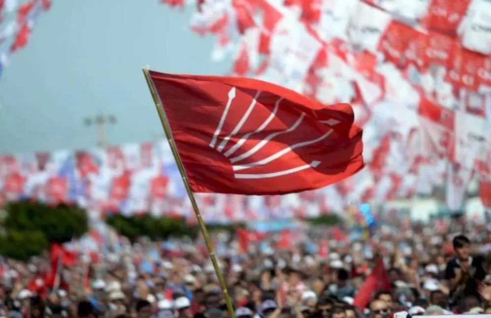 janbergarda's tweet photo. CHP bir mezhep ya da meşrebin; bir dogmanın ya da bir bağnazlığın partisi olamaz !

📌CHP Kuvayi Milliyeden doğmuş bir partidir.

📌Vatanı kurtarmak için ant içenlerin partisidir.

📌Atatürkçü sosyal demokratların partisidir.

Özgür Özel
İmamoğlu
Alevi https://t.co/5mOP6C8IsZ