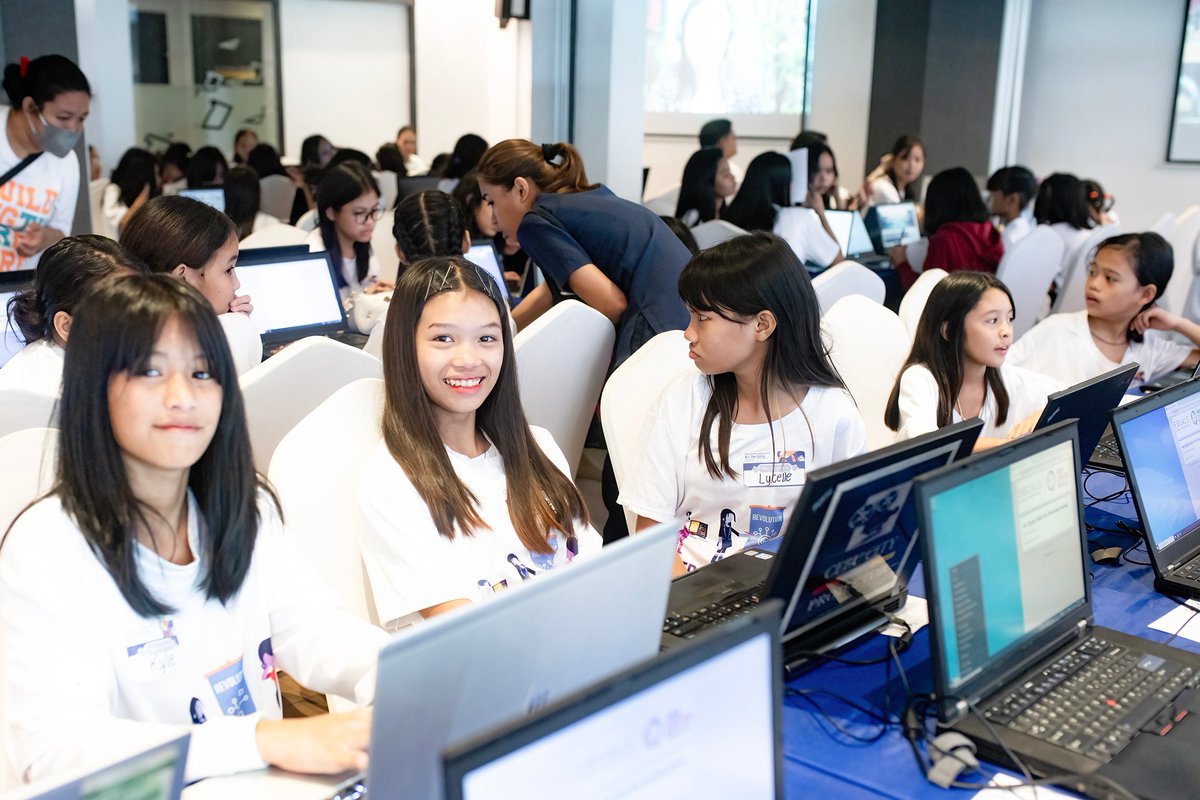 👩‍💻We are delighted to inform that 82 girls and young women attended the EQUALS #HerDigitalSkills Workshop on “Introduction to Artificial Intelligence” in the Philippines on 14 Oct 2023.

🙋‍♀️ This program is organized by @GSMA, @WomensW4, @ITU, @Verizon and Children of Asia.