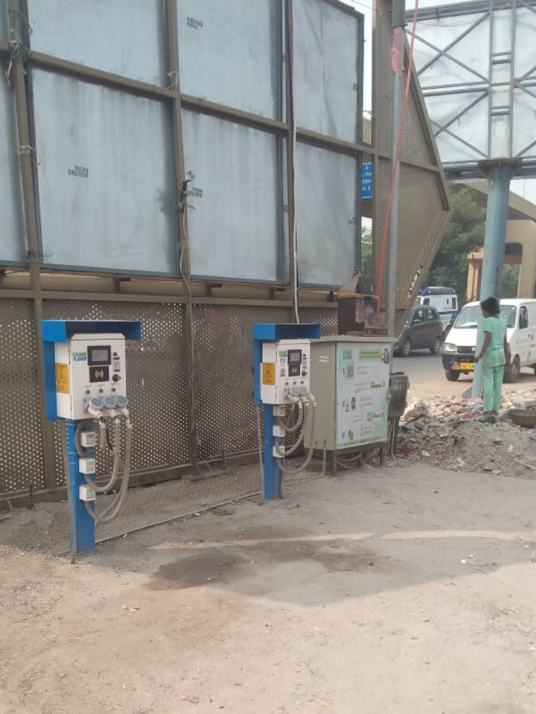 charjkaro's tweet photo. @harsimrankaur09 Thank you for your tweet! We appreciate your feedback. The recent Demolition work by local authorities caused some disruption, but we're pleased to inform you that the area has now been cleaned up by our team and is accessible for all. Thanks for your support. https://t.co/ZmVe09wwCl