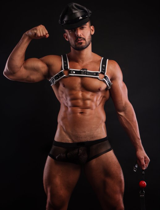 Morning gag anyone?&hellip; https://t.co/nSrcOXEdye<a href="/tag/henrycavill"class="tags"><span>#henrycavill</span></a>