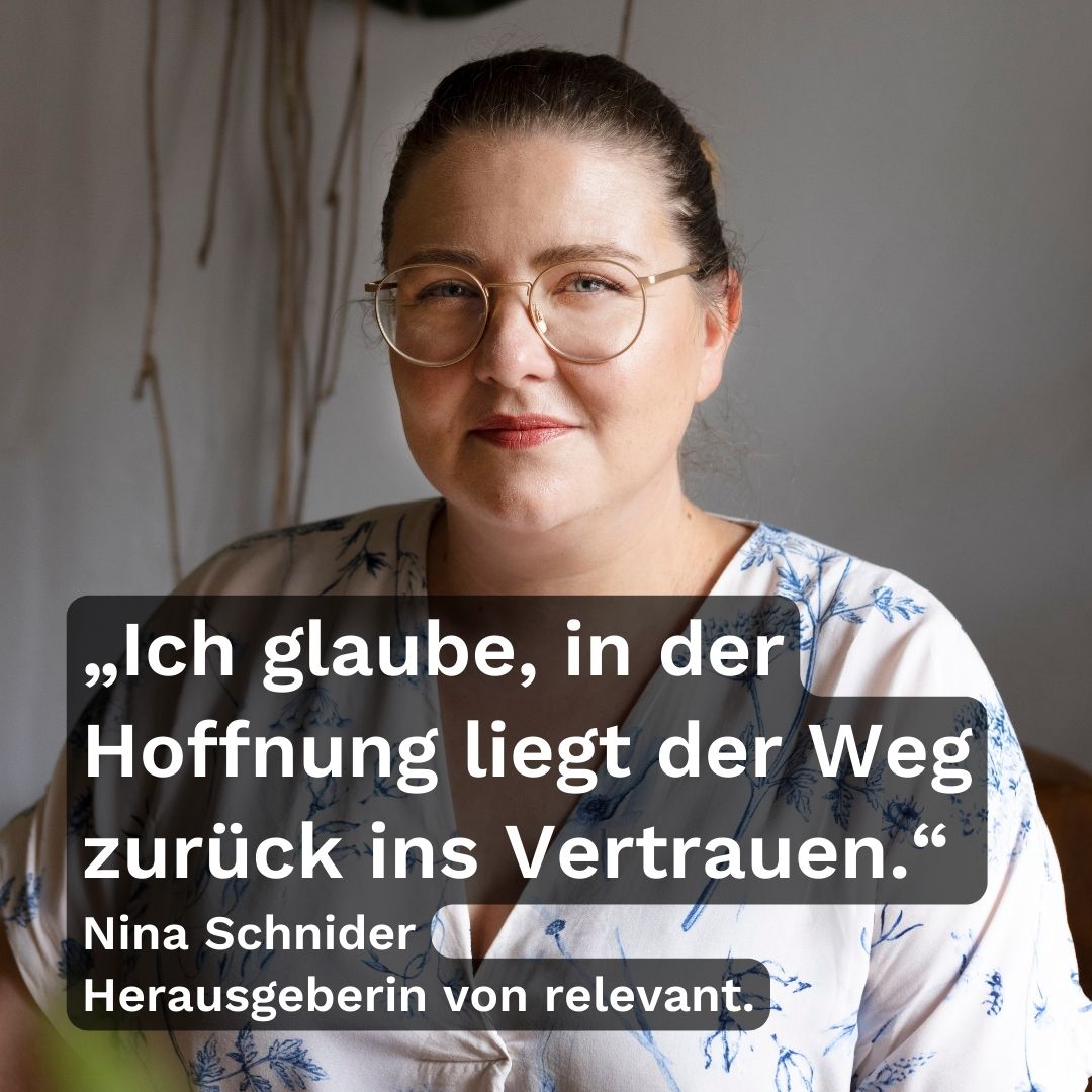 relevant_at's tweet image. &quot;Glaub nicht alles, was Du siehst.“ – nach diesem Motto betrachten immer mehr Menschen die Presse. Die Medien müssen das Vertrauen ihrer Leserschaft zurückgewinnen, um wieder als glaübwürdige, ernstzunehmende Quelle gesehen zu werden.

journal.lu/de/auf-der-suc…