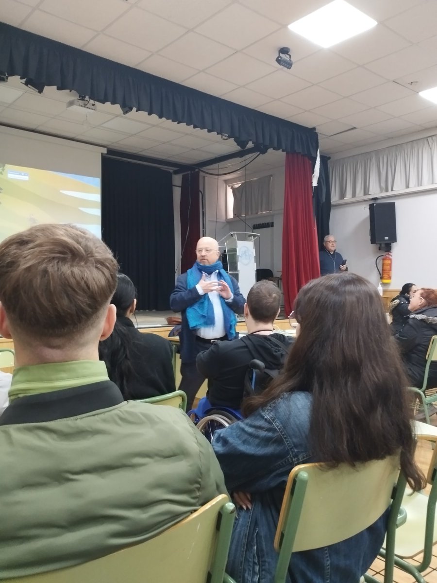 Hello <a href="/CyACartuja/">#CyACartuja | Comunicación y Atención al Cliente</a>
Hoy tenemos placer de tener un profesional <a href="/eldel53/">Jose Luis Cañavate</a> .Un placer de tenerte por aqui
#svetlanazzelen #cartuja <a href="/jmalex/">José Miguel García P</a>