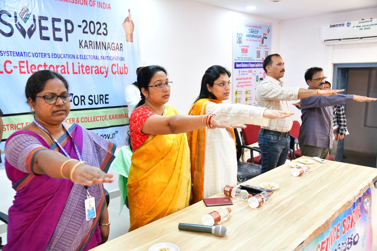 Collector_KNR's tweet photo. #SVEEPKARIMNAGAR 06-11-2023 #VoterAwarenessProgram was conducted at #WomensDegreePGCollege #Karimnagar DEO&amp;Collector Smt.Pamela Satpathy appealed students to cast their vote on 30Nov2023 for sure @CEO_Telangana @ECISVEEP @eci  #ECI #ECISVEEP #CEO_Telangana #Election #IVoteForSure https://t.co/5coVaQ1lUD