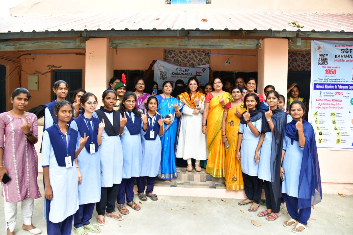 Collector_KNR's tweet photo. #SVEEPKARIMNAGAR 06-11-2023 #VoterAwarenessProgram was conducted at #WomensDegreePGCollege #Karimnagar DEO&amp;Collector Smt.Pamela Satpathy appealed students to cast their vote on 30Nov2023 for sure @CEO_Telangana @ECISVEEP @eci  #ECI #ECISVEEP #CEO_Telangana #Election #IVoteForSure https://t.co/5coVaQ1lUD