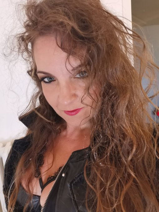 Une petite envie de cam ? C'est ici : https://t.co/u9hrfZPovT   La suite sur mon https://t.co/skPE5TY2Uj