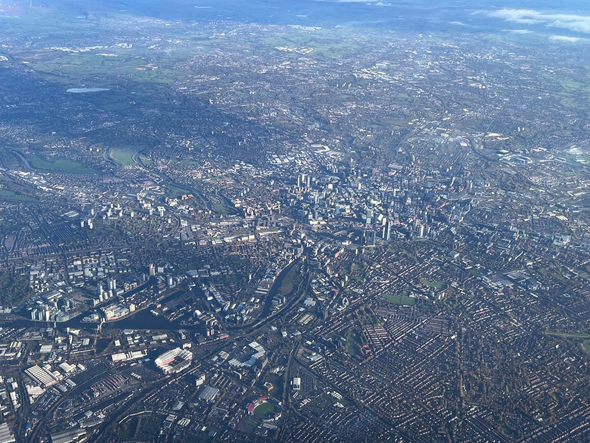 A Pilot's Eye tweet media