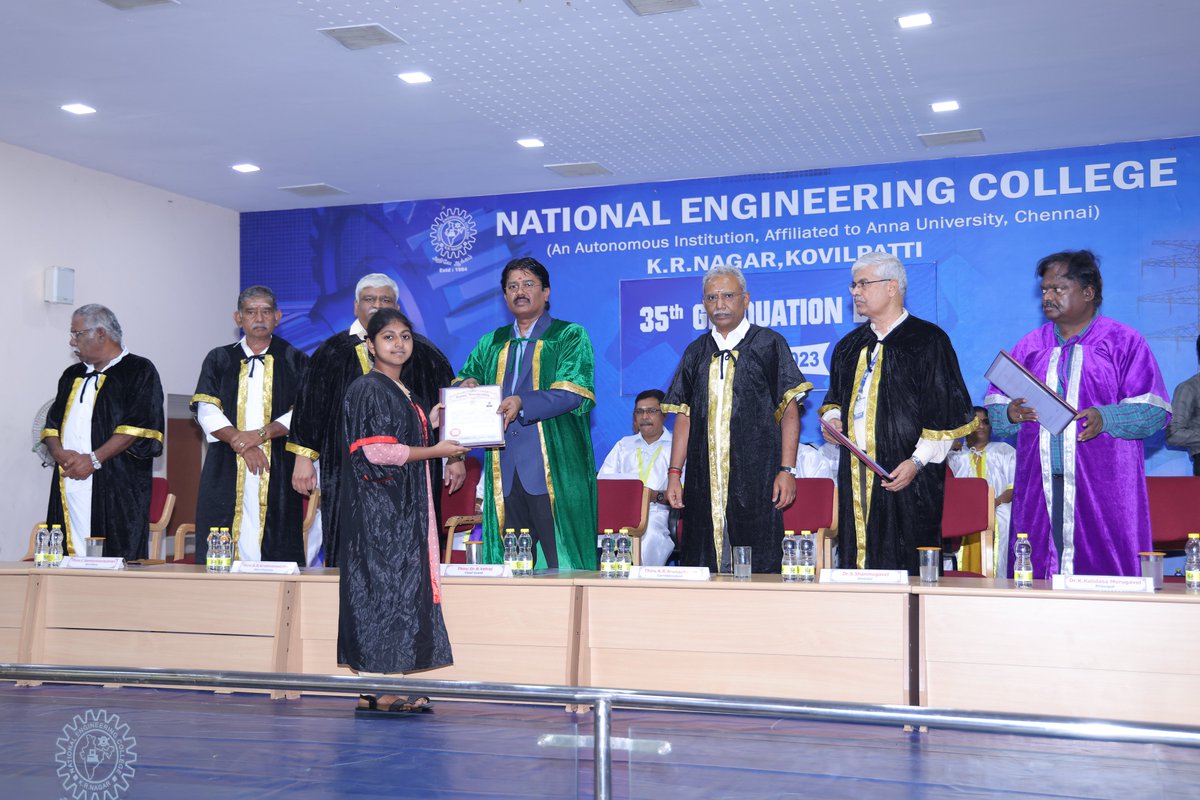 hod_eee_nec's tweet photo. Graduation Day (2018-2022Batch) : UG(EEE) Rank Holder 2nd Rank
Ms.P.Latha Niveatha Congratulations 👏 👏👏
@neckvp
#ThinkEEEthinkNEC #necplacement #NECAlumni #Nationalengineeringcollege #kovilpatti #tamilnadu #engineeringadmissions #Placement #graduation #Batch2022 #rankholder https://t.co/C9VeW5QnGa