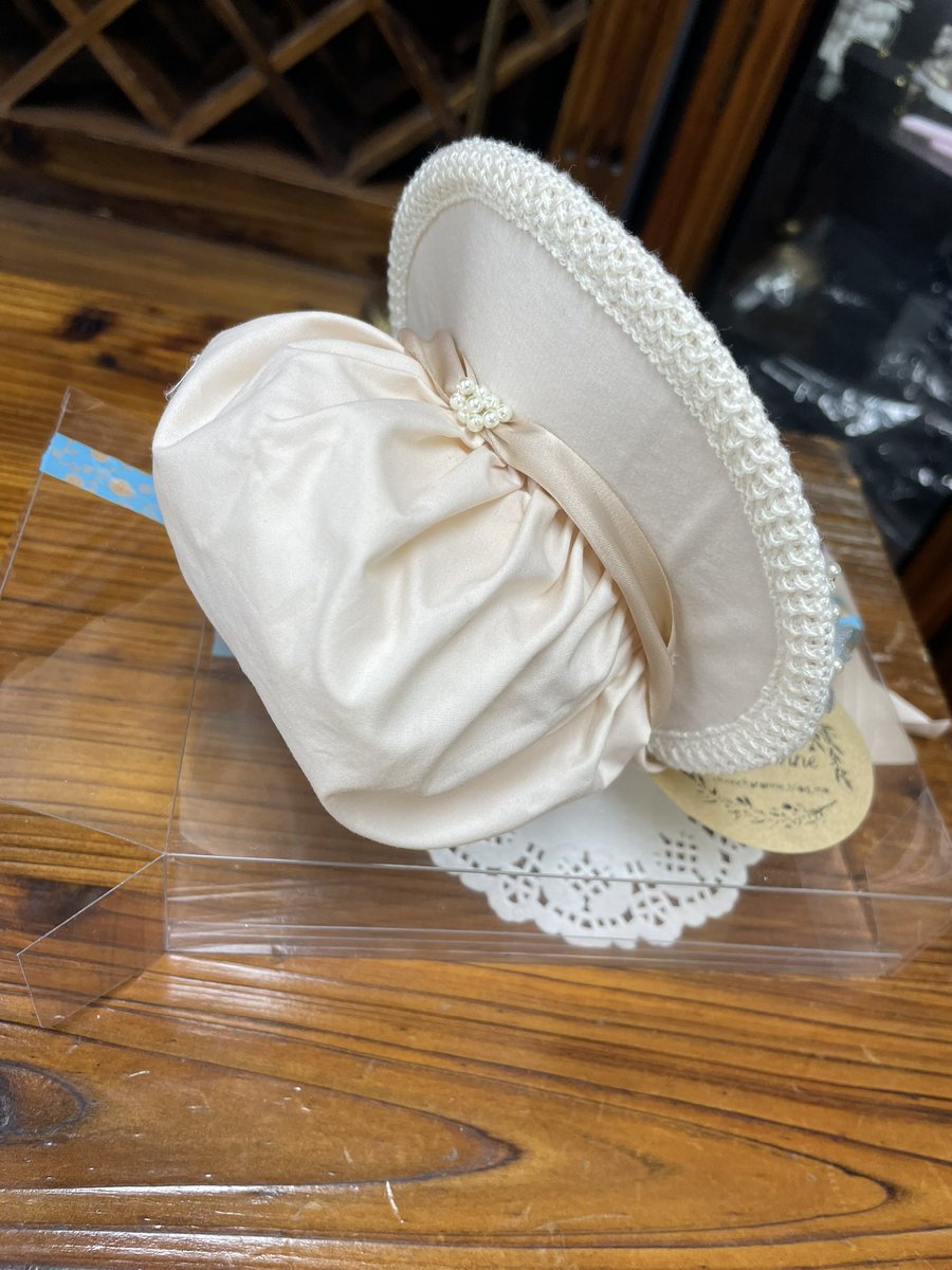 BJD_vviya's tweet photo. #트인덕장터
샤똔느 보닛 단품, 운포 19000원 판매합니다.
중고장터에서 묶음 판매한걸 산거라
사용하지 않았습니다.

dm이나 오픈채팅 주세요! https://t.co/dhfzmfBKjD