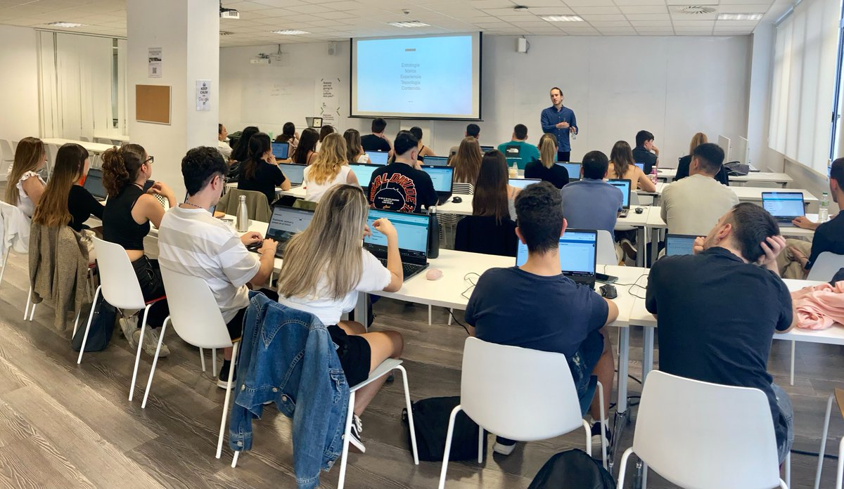 MU Marketing Digital tweet media