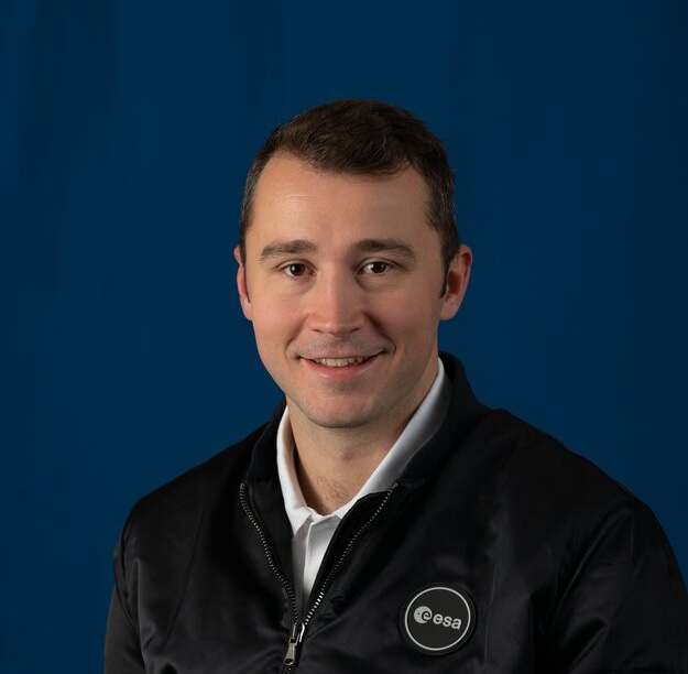 ESA France (@esa_fr) on Twitter photo Joignez-vous à nous pour souhaiter un joyeux anniversaire à Arnaud Prost, alias <a href="/Arno_astro/">Arnaud Prost</a>, qui a intégré fin 2022 la réserve des astronautes de l'ESA !
Pour en savoir plus sur Arnaud 👉 esa.int/Space_in_Membe… Joignez-vous à nous pour souhaiter un joyeux anniversaire à Arnaud Prost, alias <a href="/Arno_astro/">Arnaud Prost</a>, qui a intégré fin 2022 la réserve des astronautes de l'ESA !
Pour en savoir plus sur Arnaud 👉 esa.int/Space_in_Membe…