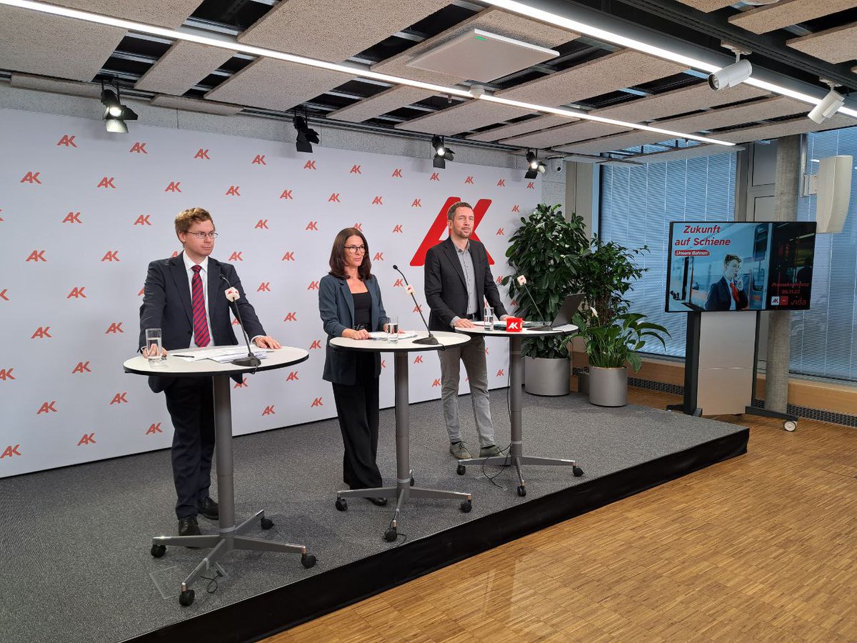 Unsere Bahnen tweet media
