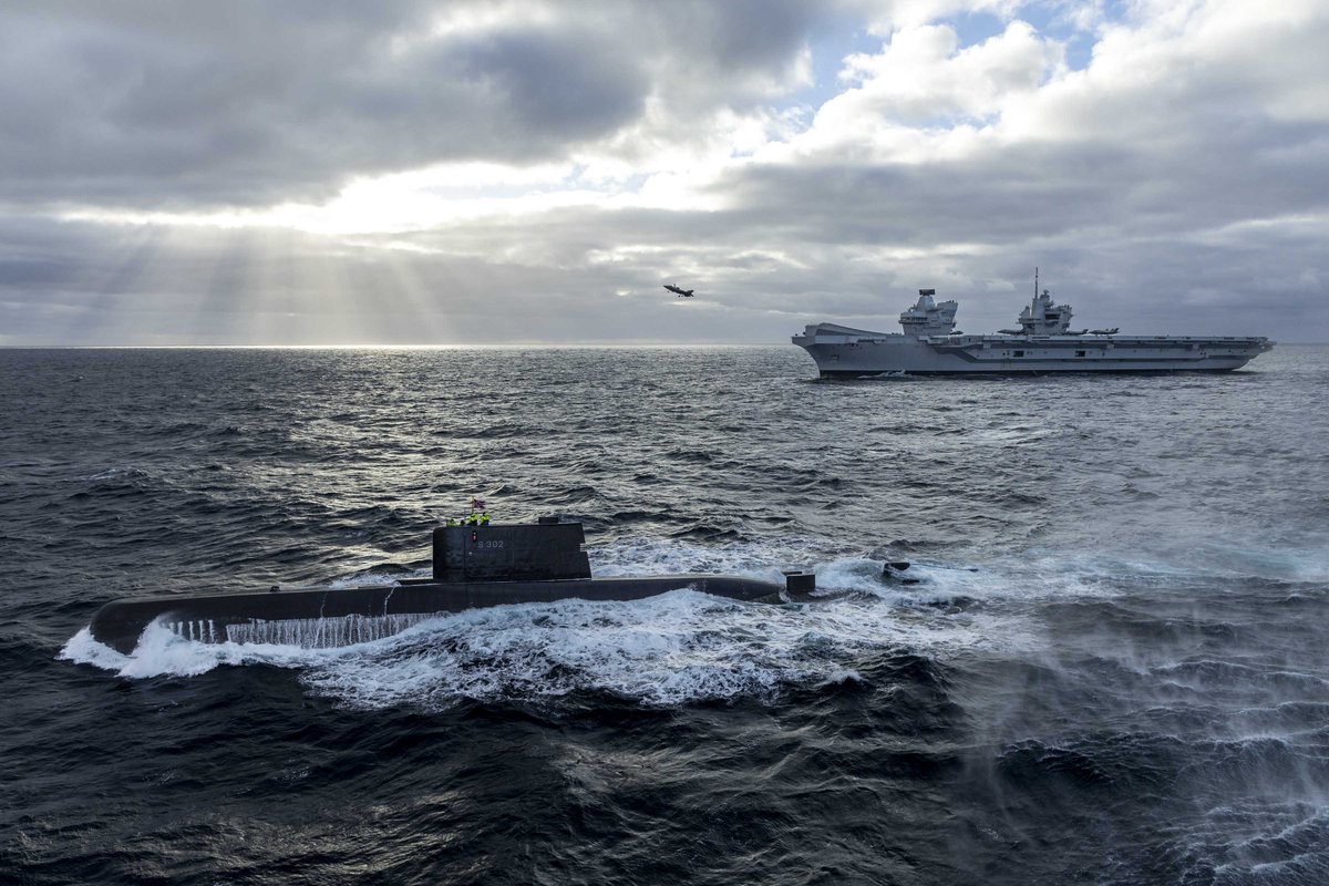 Above, on and under the water 🌊

With our friends and allies Norway, HNoMS Utstein @Forsvaret_No

🇬🇧🤝🇳🇴

#UKCSG23 #WeAreNATO