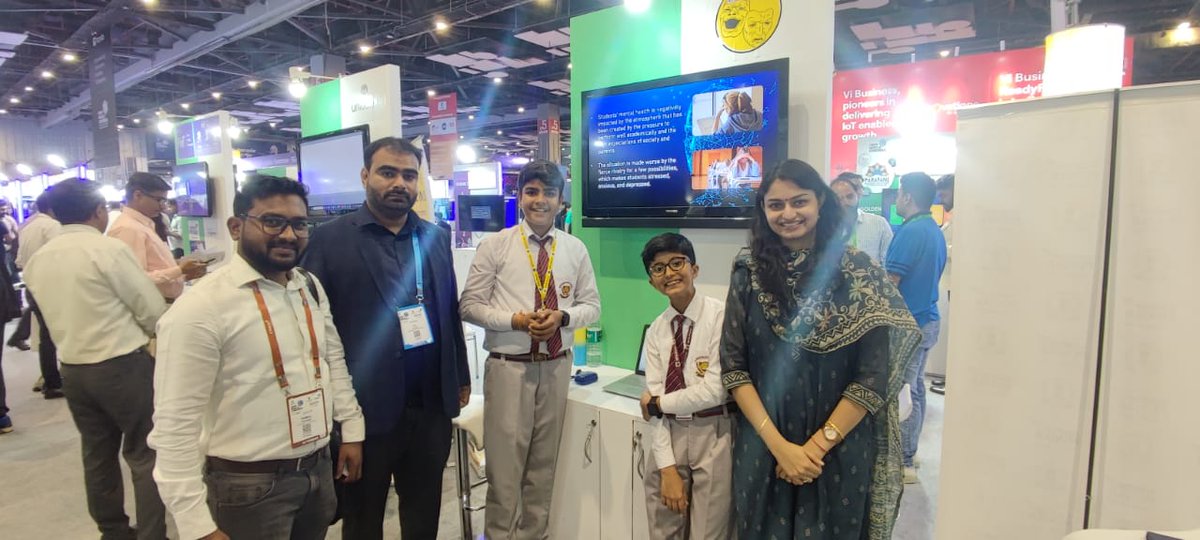 ShellMatrix's tweet image. Inspiring young minds! Met innovative talent at the Indian Mobile Congress, shaping India's tech future. 📱🇮🇳 Matrix-Shell supports these future tech leaders. #IMC2023 #Innovation #TechFuture #FutureTech #5G #telecom