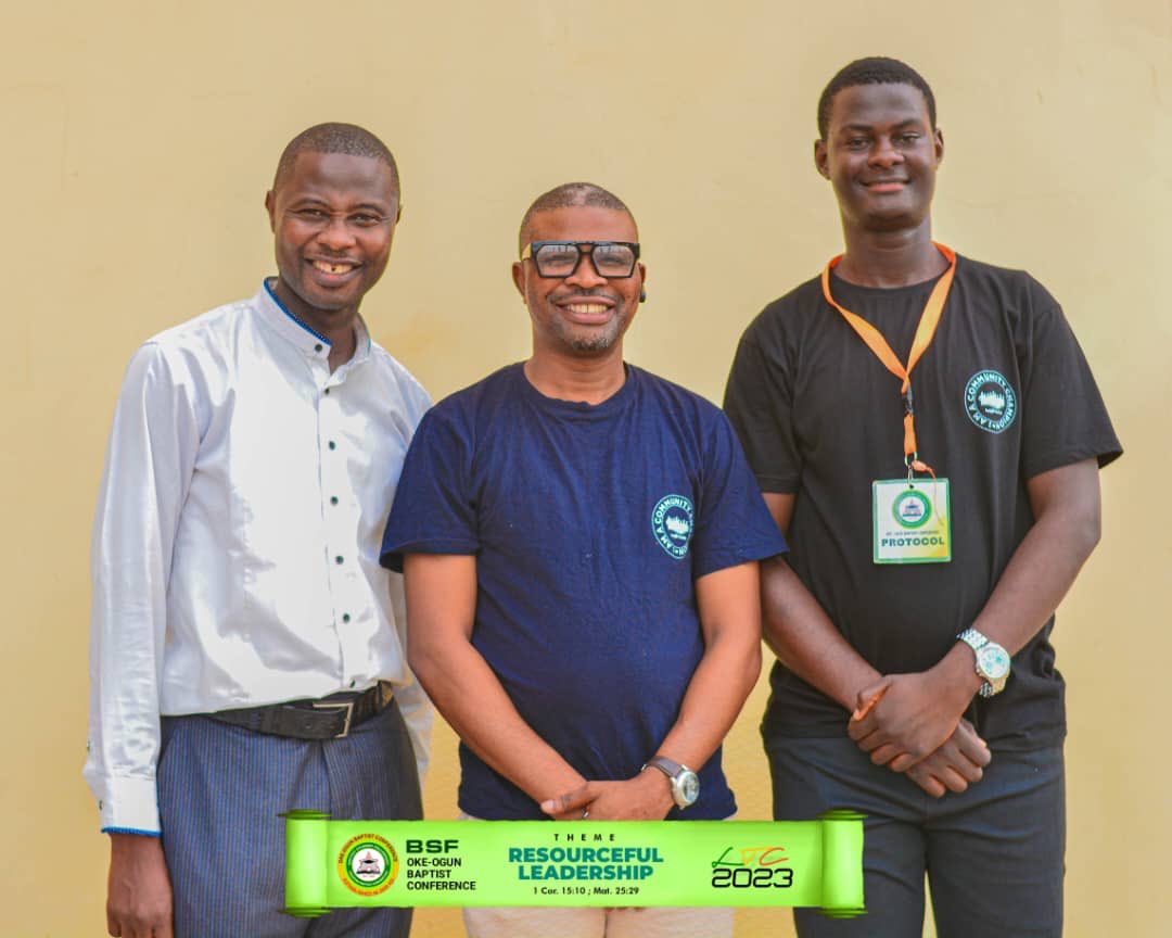 TrackaNG's tweet photo. “For God For Country”

2 days ago, we were at Ajegunle Baptist church, Saki Oyo state , to sensitize the youths of this worship assembly on the projects allocated to their community in the 2023 FG Budget and how they can ensure implementation.

#forGodandCountry
#GetInvolved https://t.co/qTVUfr1SXR