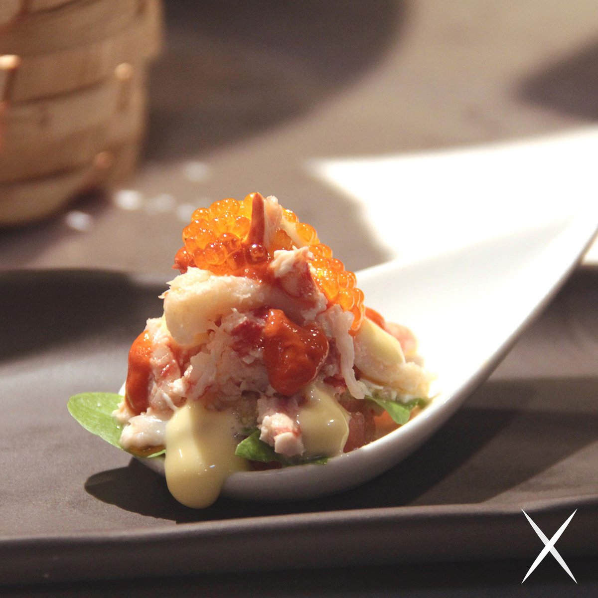 Pintxos.es (@pintxos_es) on Twitter photo UROLA
Casa Urola
Fermín Calbetón, 20
Parte Vieja
Cuchara de Bogavante azul cocido, brotes, mahonesa de ajetes, vinagreta y huevas de trucha.
Baked blue lobster, sprouts, young garlic mayonnaise, vinaigrette and trout eggs, all served on a spoon.
<a href="/RestCasaUrola/">Rest. Casa Urola</a>
#99bestpintxos UROLA
Casa Urola
Fermín Calbetón, 20
Parte Vieja
Cuchara de Bogavante azul cocido, brotes, mahonesa de ajetes, vinagreta y huevas de trucha.
Baked blue lobster, sprouts, young garlic mayonnaise, vinaigrette and trout eggs, all served on a spoon.
<a href="/RestCasaUrola/">Rest. Casa Urola</a>
#99bestpintxos